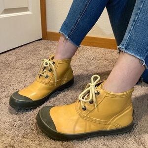 Bogs Charlot Yellow Waterproof Rain Boots in Size 9